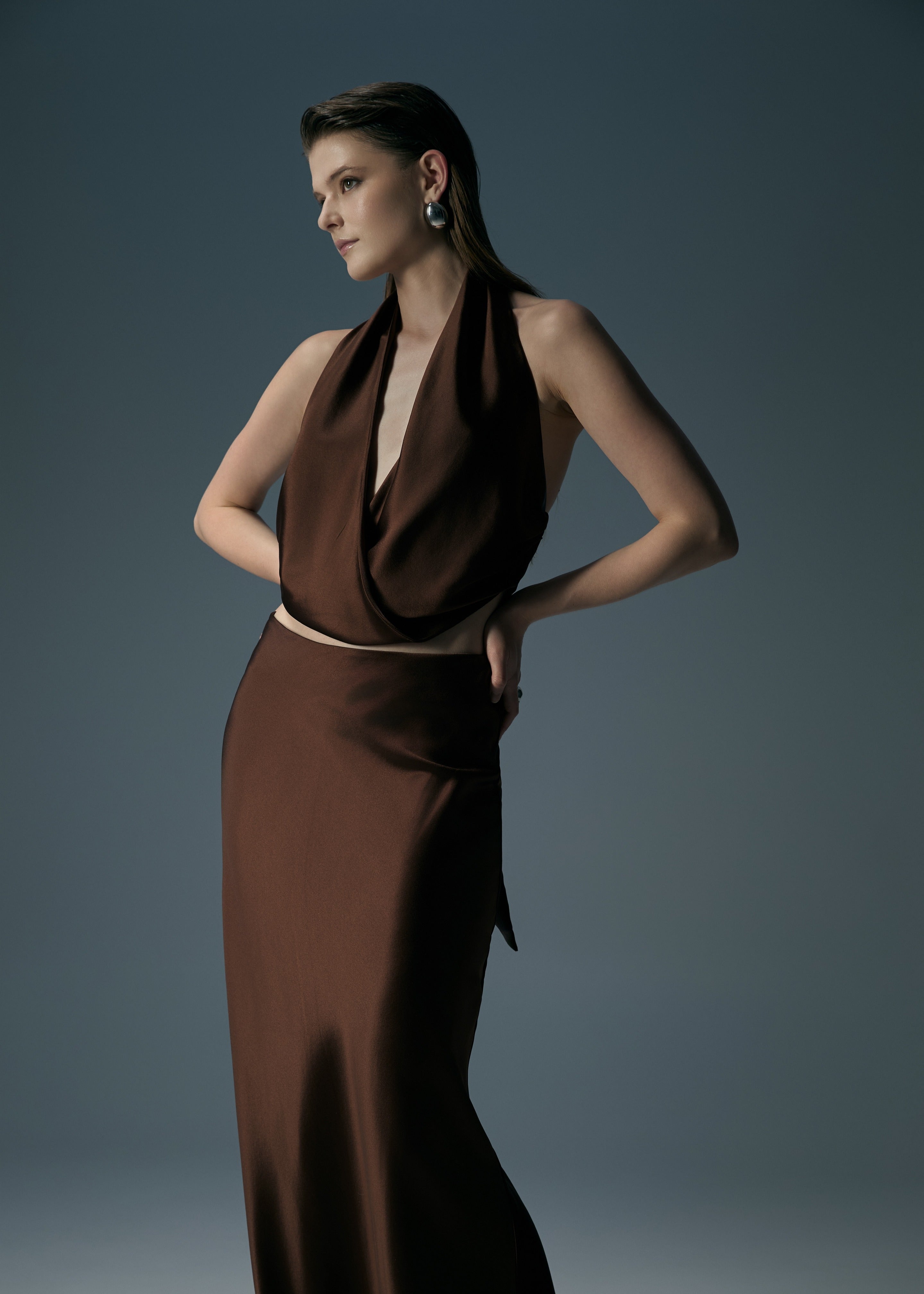 what top to wear with maxi skirt first date outfit