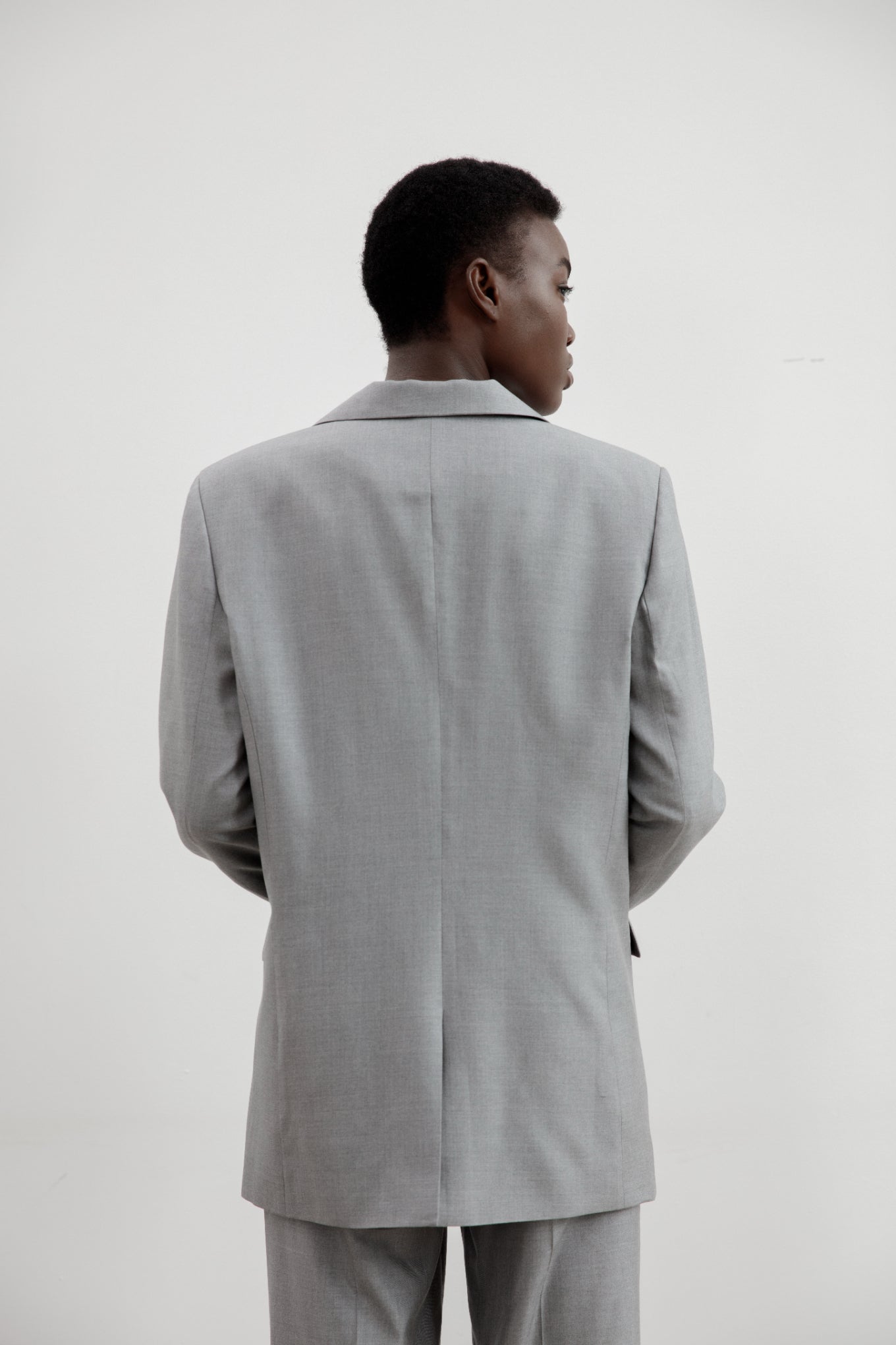 Sustainable fashion, oversized grey blazer, single breasted, 100% silk Seri.Co fabric